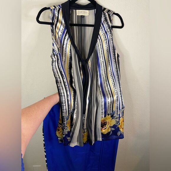 WHBM Pair of Pencil Skirts Sz 6 - Picture 4 of 9